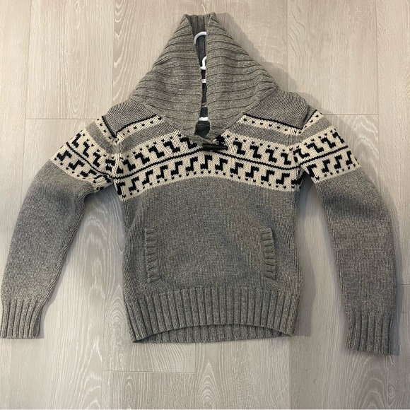 TNA Sweaters - TNA Cream and Tan Crew Neck Sweater Cozy Knit